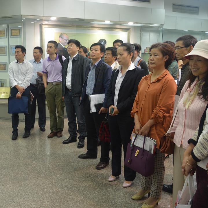 各单位工会代表参观成都PG电子集团陈列室